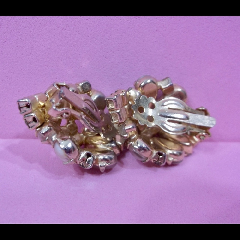 Vintage Earrings Faux Diamond Clip On - Picture 2 of 7